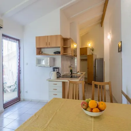 Apartment 2534b Karigador