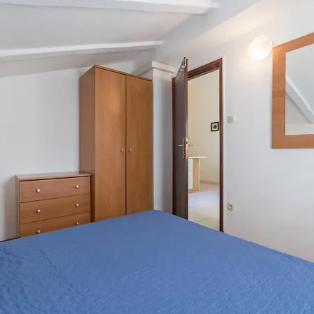2534b Apartment *